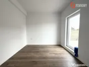 Duplex cu 5 camere, despartit prin camera tehnica, teren de 