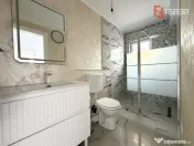 Duplex cu 5 camere, despartit prin camera tehnica, teren de 