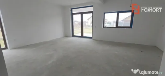 Duplex spatios cu 5 camere de vanzare, zona Mosnita Noua - Mosnita Noua (Timis)