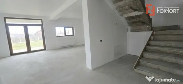 Duplex spatios cu 5 camere de vanzare, zona Mosnita Noua - Mosnita Noua (Timis)