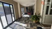 Casa spatioasa cu 7 camere si curte proprie, zona Dambovita