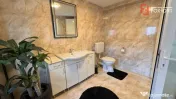 Casa spatioasa cu 7 camere si curte proprie, zona Dambovita
