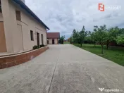 Casa individuala de vanzare cu 5 camere si teren de 2543 mp 