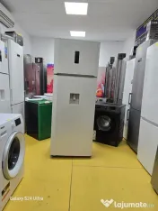 frigider, pe alb sau gri. Clasă energetică foarte bună. 