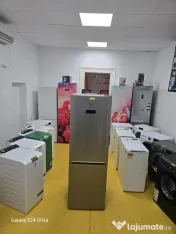 frigider, pe alb sau gri. Clasă energetică foarte bună. 