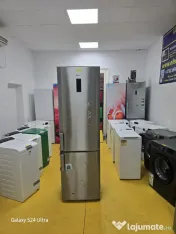 frigider, pe alb sau gri. Clasă energetică foarte bună. 