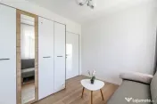 Vanzare 3 camere, baie cu geam, zona Petrom Calea Baciului, 
