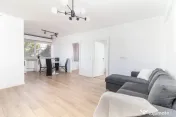 Vanzare 3 camere, baie cu geam, zona Petrom Calea Baciului, 