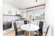 Vanzare 3 camere, baie cu geam, zona Petrom Calea Baciului, 