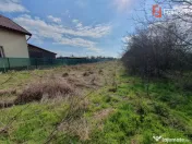 Teren intravilan de 1952 mp cu utilitati - zona Parta