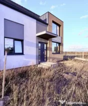 Casa tip triplex cu 2 camere de vanzare in Sanandrei 