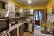 Casa individuala, 6 camere, curte comuna, zona Kiriac - Kauf 