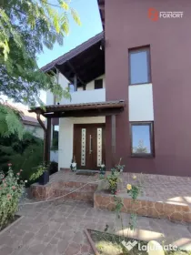Casa individuala cu 5 camere de vanzare in Sag - ID V155