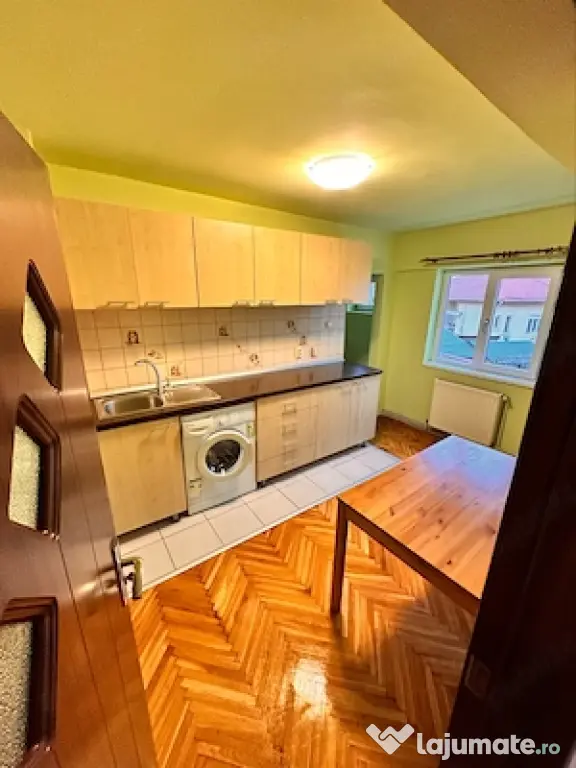 Proprietar, ofer spre vânzare in COMPLEXUL STUDENTESC, apartament cu 4 camere