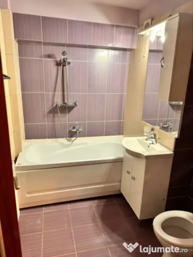 Proprietar, ofer spre vânzare in COMPLEXUL STUDENTESC, apartament cu 4 camere