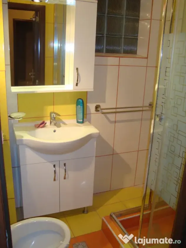 Proprietar, ofer spre vânzare in COMPLEXUL STUDENTESC, apartament cu 4 camere
