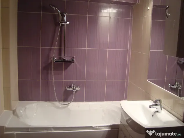 Proprietar, ofer spre vânzare in COMPLEXUL STUDENTESC, apartament cu 4 camere
