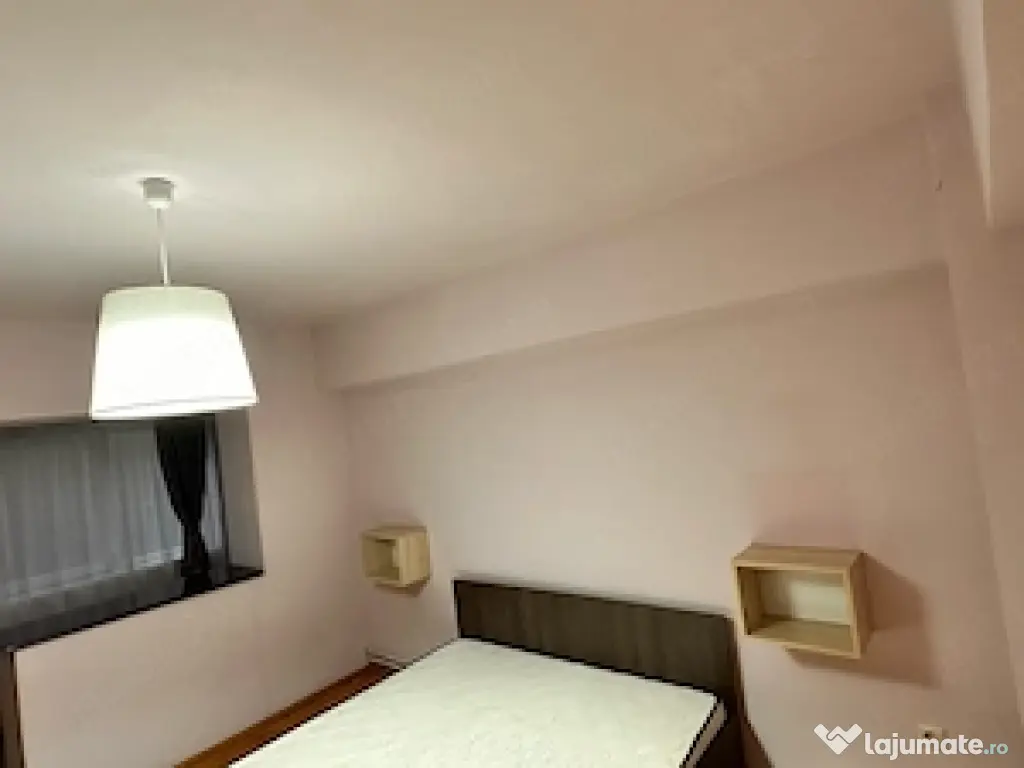 Proprietar, ofer spre vânzare in COMPLEXUL STUDENTESC, apartament cu 4 camere