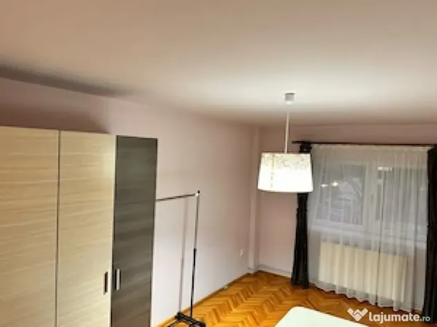 Proprietar, ofer spre vânzare in COMPLEXUL STUDENTESC, apartament cu 4 camere