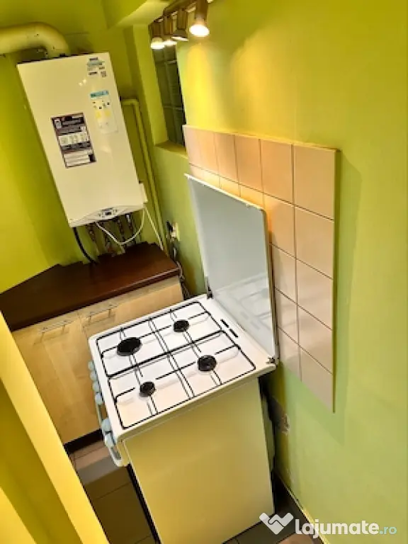 Proprietar, ofer spre vânzare in COMPLEXUL STUDENTESC, apartament cu 4 camere