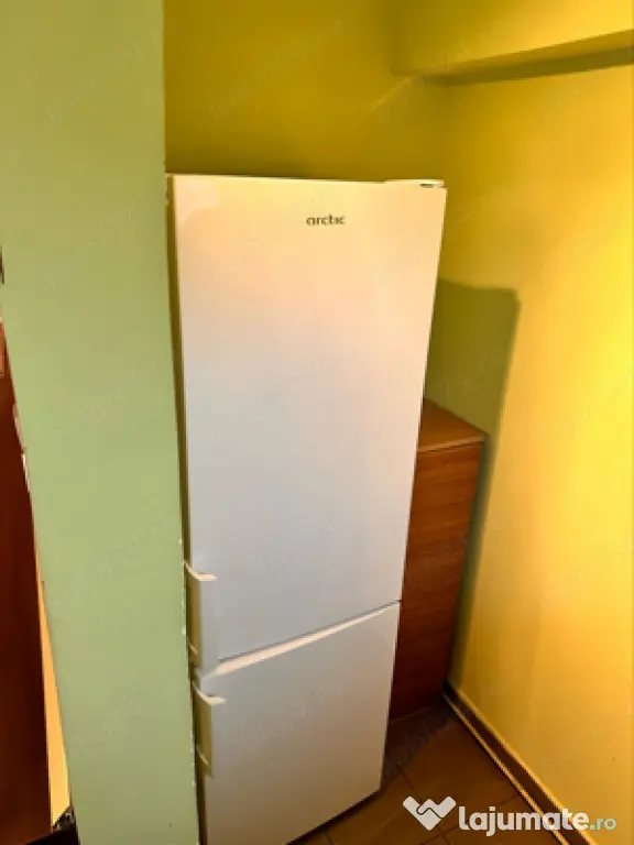 Proprietar, ofer spre vânzare in COMPLEXUL STUDENTESC, apartament cu 4 camere