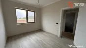 Duplex de vanzare cu 5 camere, despartit prin garaj, zona Gi 