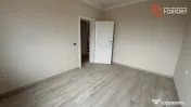 Duplex de vanzare cu 5 camere, despartit prin garaj, zona Gi 