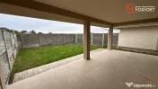 Duplex de vanzare cu 5 camere, despartit prin garaj, zona Gi 