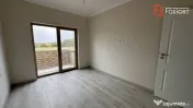 Duplex de vanzare cu 5 camere, despartit prin garaj, zona Gi 