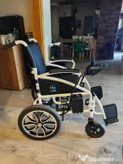 Scaun cu rotile electric pliabil 