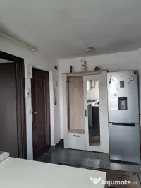 Apartament decomandat cu 2 camere, la 5 minute de mall 