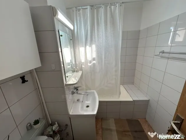 APARTAMENT 3 CAMERE // DECOMANDAT // SCOALA BAIETI SI FETE - Ploiesti (Prahova)