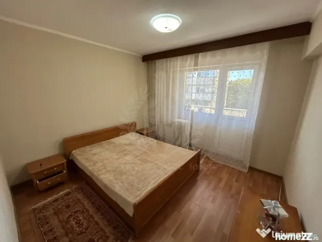 APARTAMENT 3 CAMERE // DECOMANDAT // SCOALA BAIETI SI FETE - Ploiesti (Prahova)
