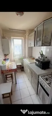 Închiriez cameră în apartament cu 2 camere, zona centrala