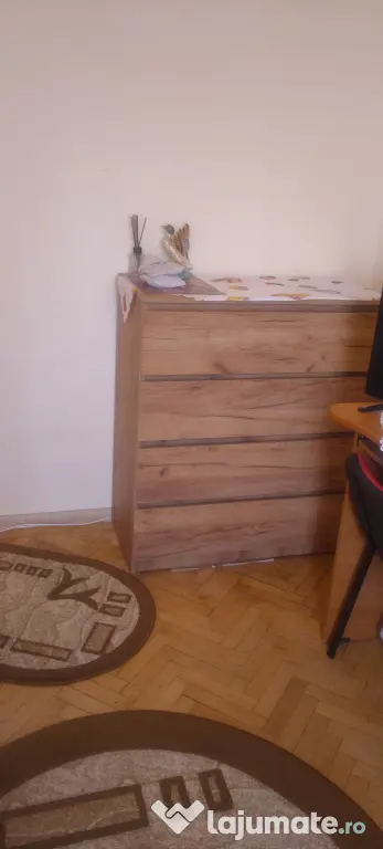 Închiriez cameră în apartament cu 2 camere, zona centrala