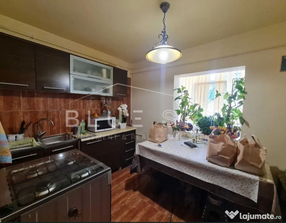 Apartament 3 camere decomandat zonă Casa de Cultura - Constanta (Constanta)