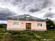 Casă parter, 3 camere, teren 1.240 mp și panoramă superb? 