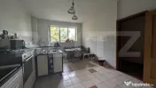 Vilă cu 7 dormitoare, 5 băi și terasă de 144 mp, zona An