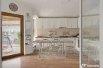 Vilă cu 4 camere de închiriat în zona Intim