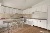 Vilă cu 4 camere de închiriat în zona Intim 