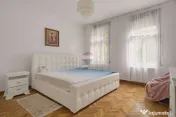 Vilă cu 4 camere de închiriat în zona Intim 
