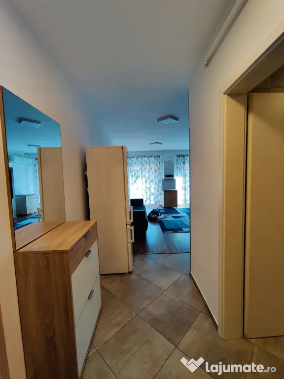 Proprietar închiriez apartament cu două camere.