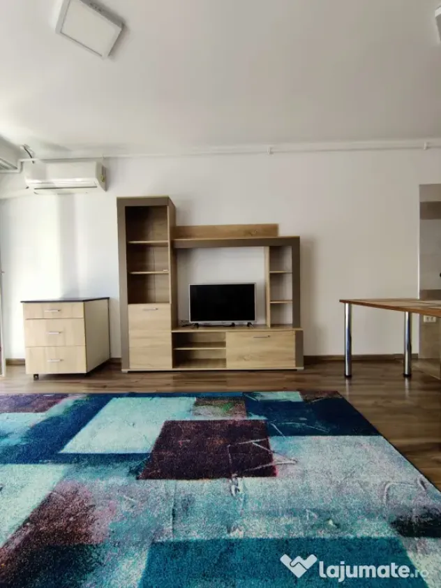 Proprietar închiriez apartament cu două camere.
