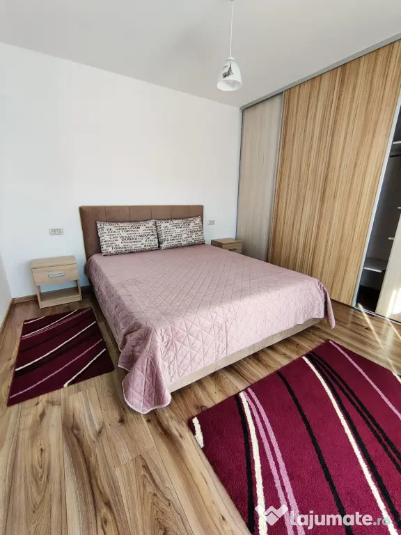 Proprietar închiriez apartament cu două camere.