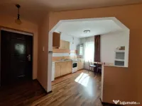 Proprietar vând ap. 2 camere decomandat cu balcon | Etaj 1, Florilor 