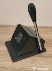 Presă pt. confecționat insigne pătrate 5x5 cm 