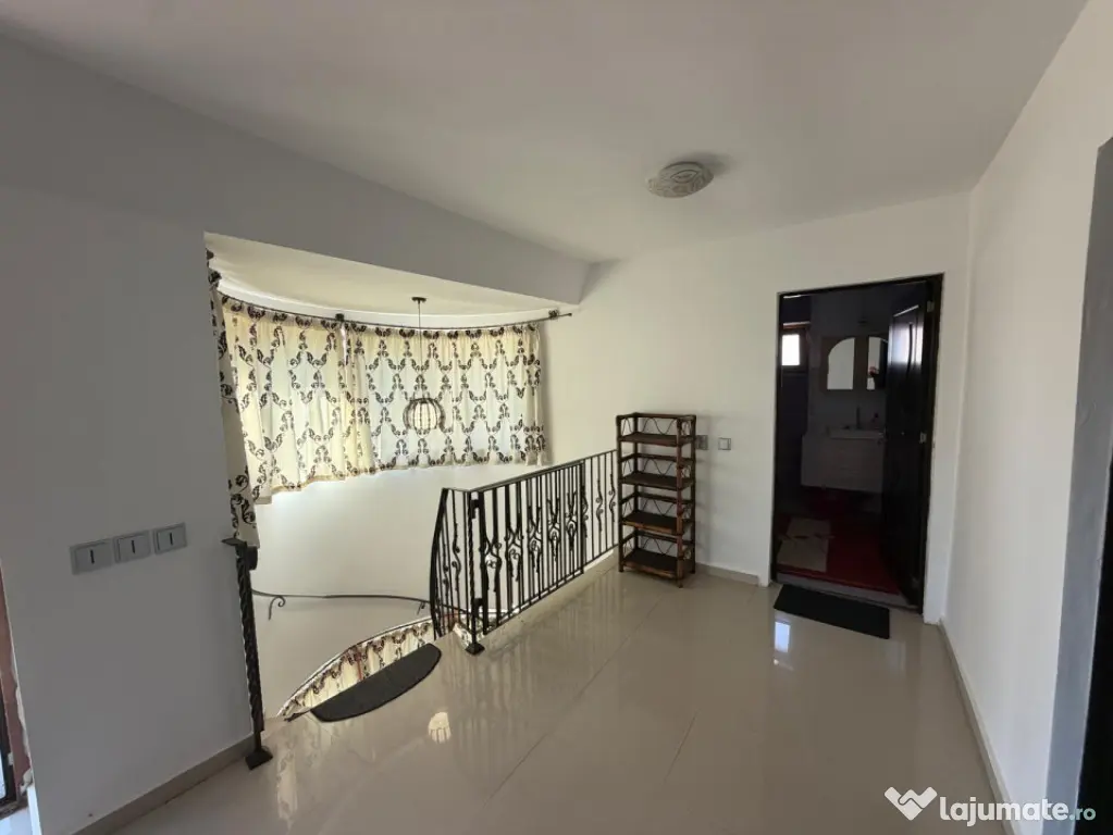 Casa P+1, 166 mp utili, 465 mp teren, zona Carcea - Carcea (Dolj)