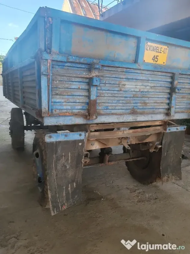 Remorcă auto basculabila