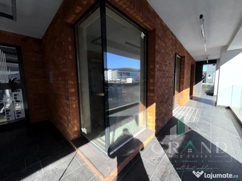 SPAȚIU COMERCIAL 120mp | 4 ÎNCĂPERI | 3 BAI | TERASĂ 20m - Floresti (Cluj)