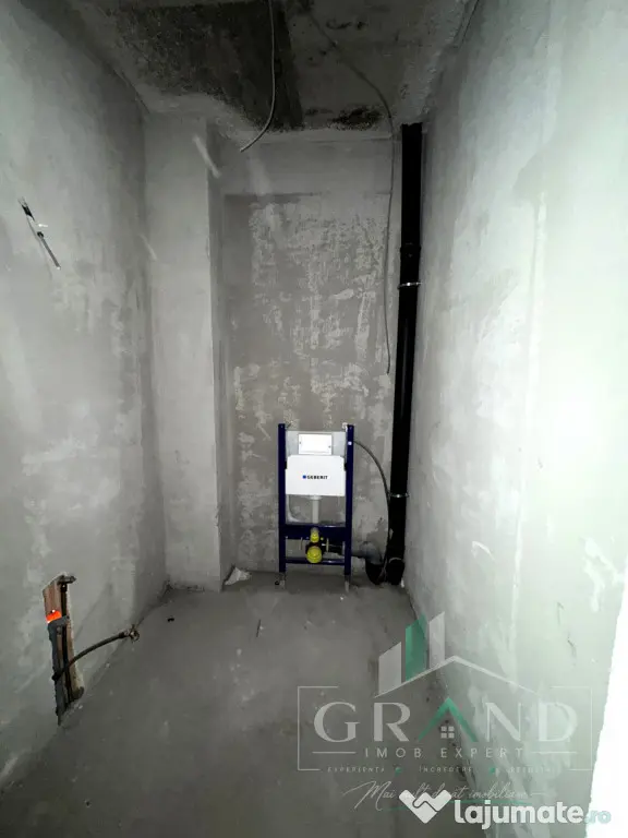 SPAȚIU COMERCIAL 120mp | 4 ÎNCĂPERI | 3 BAI | TERASĂ 20m - Floresti (Cluj)